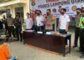 Lempar Mobil Polisi Dengan Batu, Warga Candimas Abung Selatan Diamankan Polres Lampung Utara