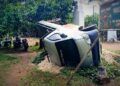 Mobil Terbalik Pengendara Menghilang